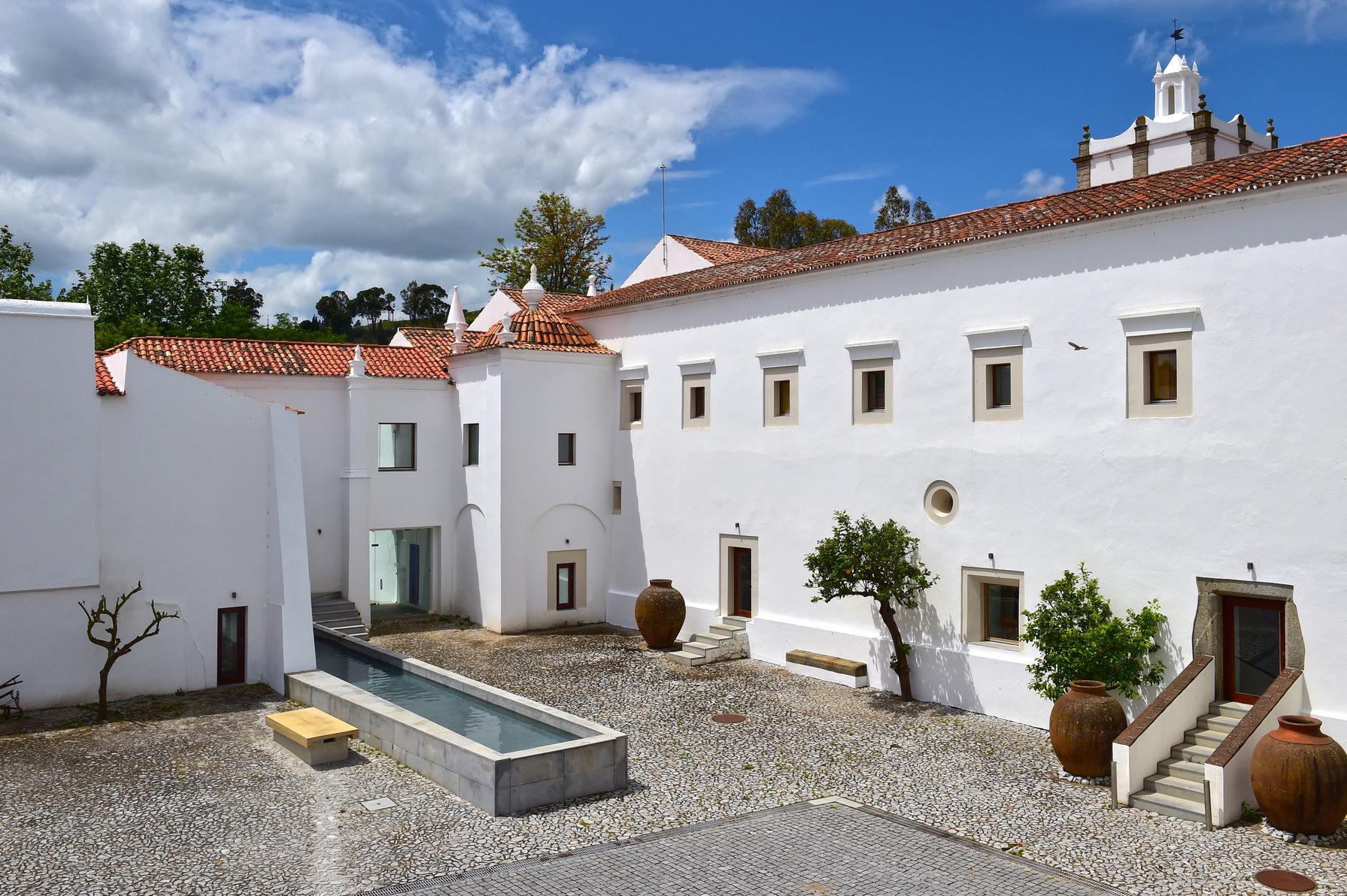 Ngoại cảnh khách sạn