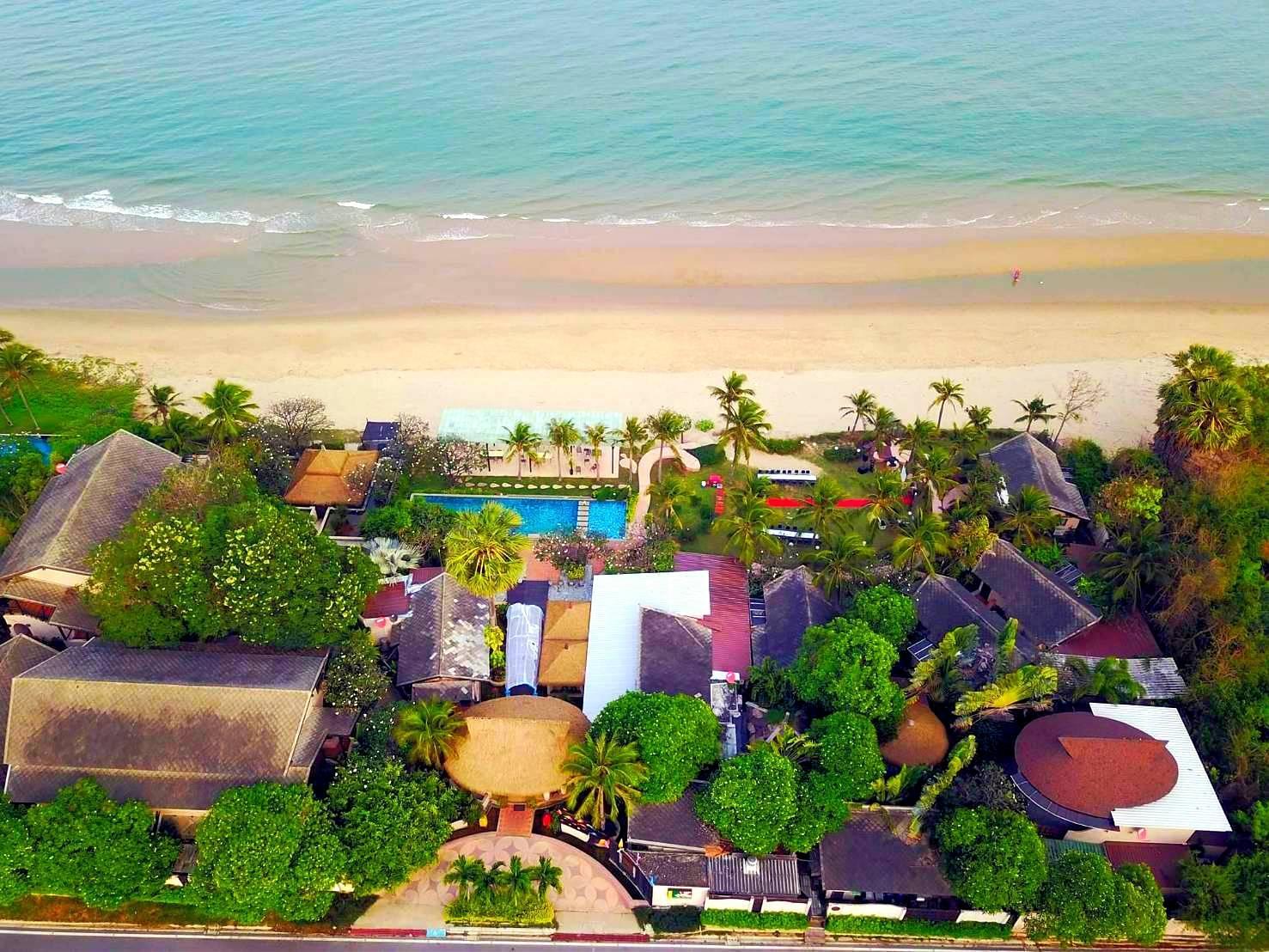 Khu vực xung quanh