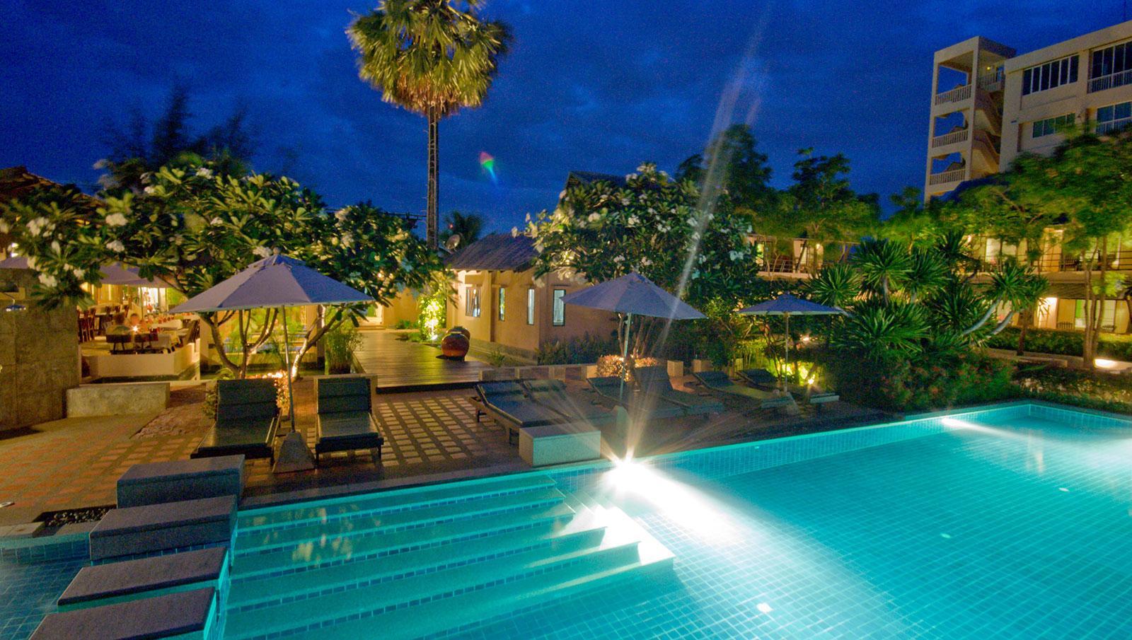 Khu vực xung quanh