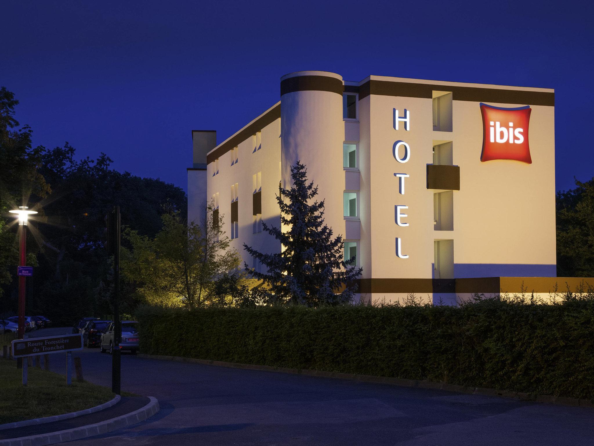 Ngoại cảnh khách sạn