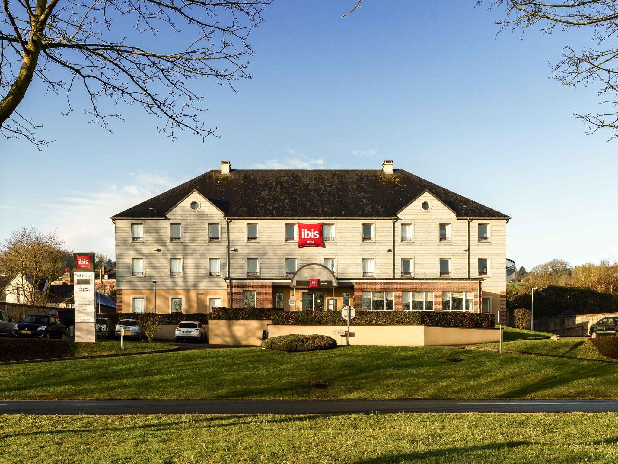 Ngoại cảnh khách sạn