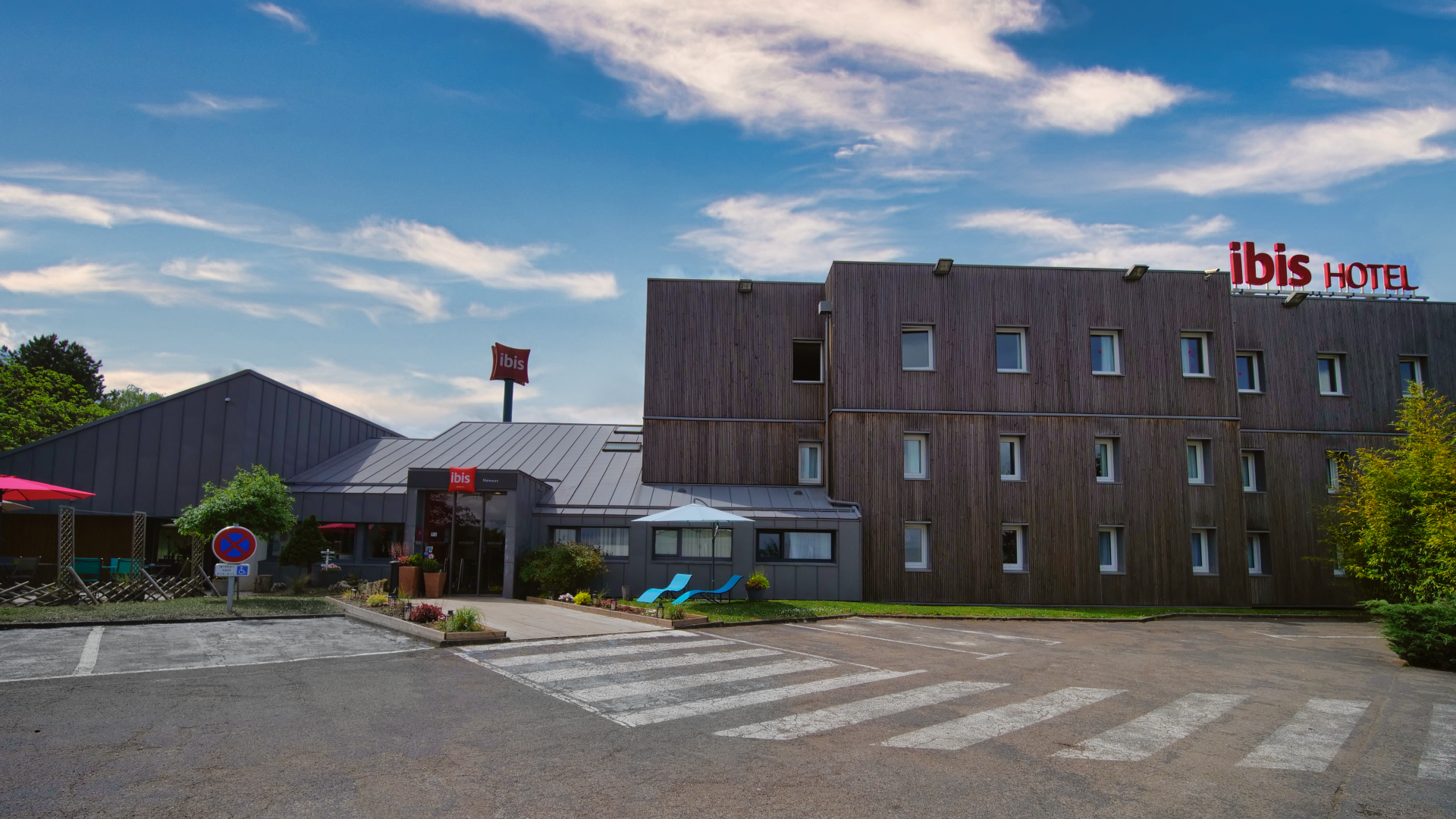 Ngoại cảnh khách sạn