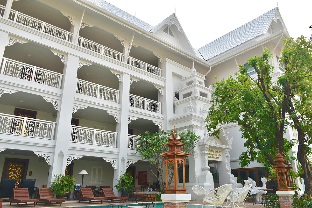 Ngoại cảnh khách sạn