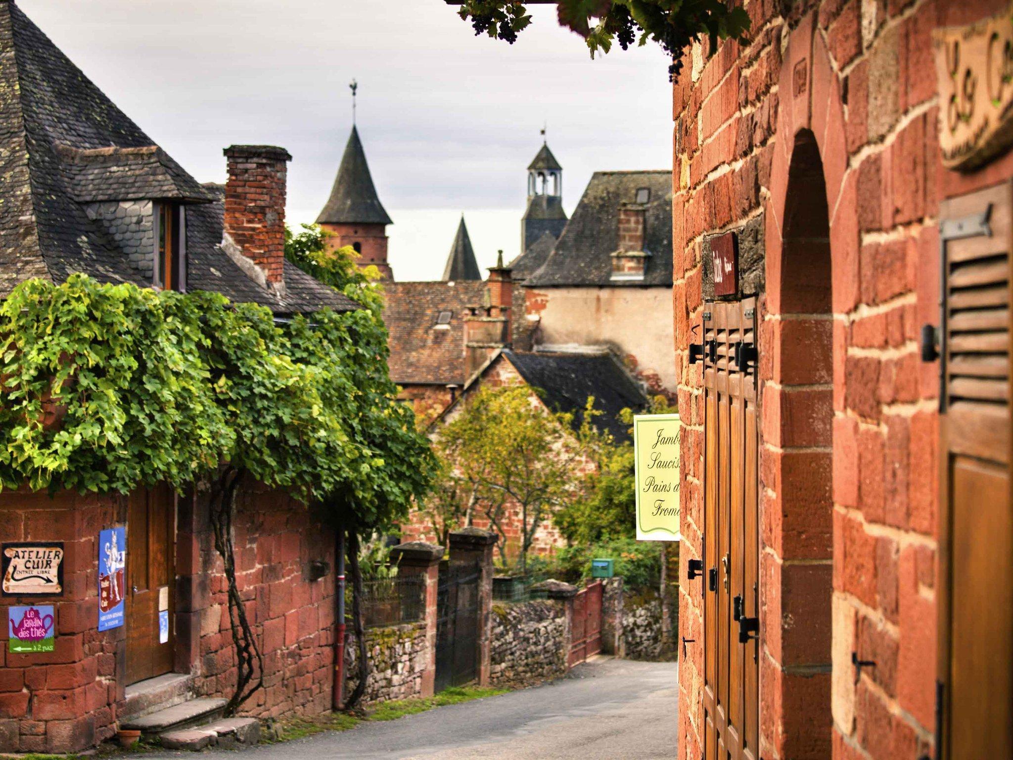 Nơi tham quan gần đây