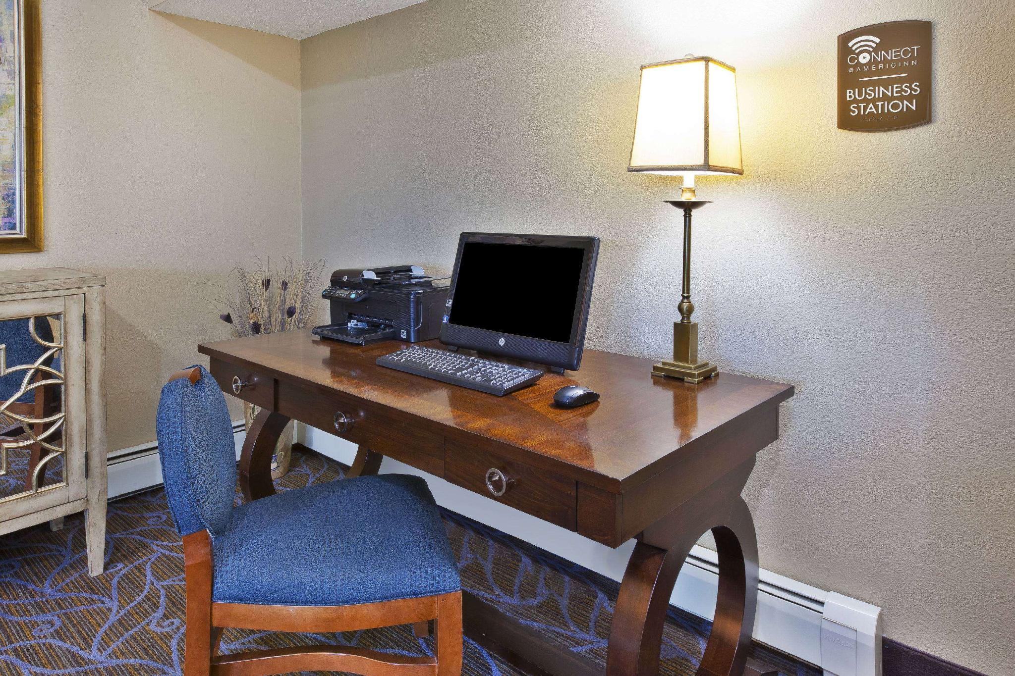 Trung tâm hội nghị