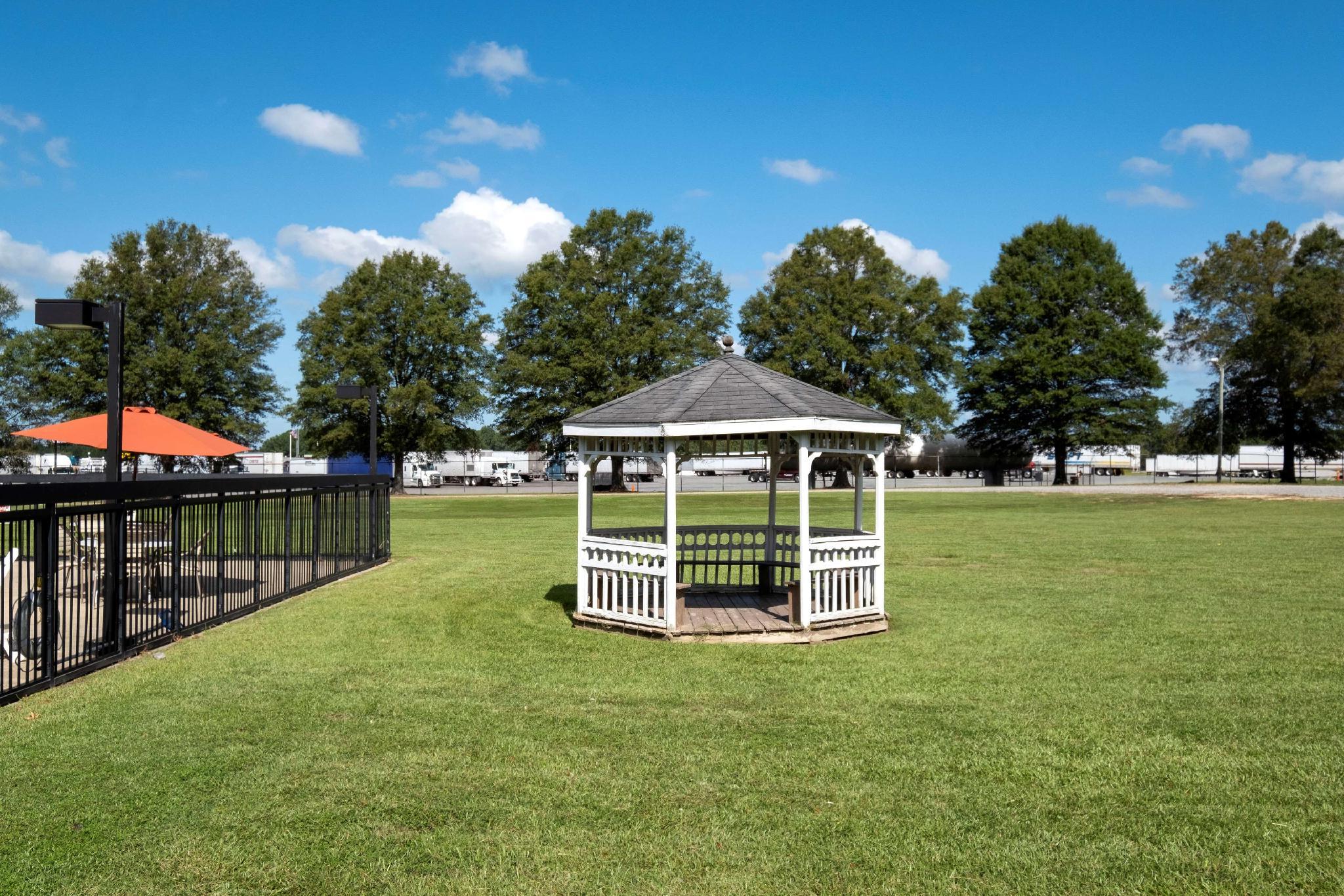 Ngoại cảnh khách sạn