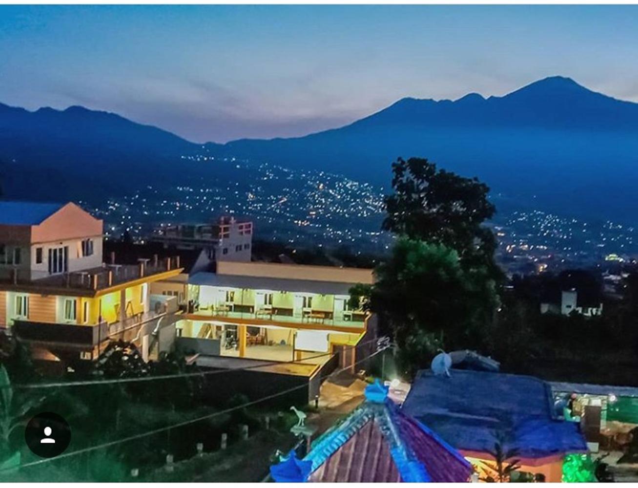 Ngoại cảnh khách sạn