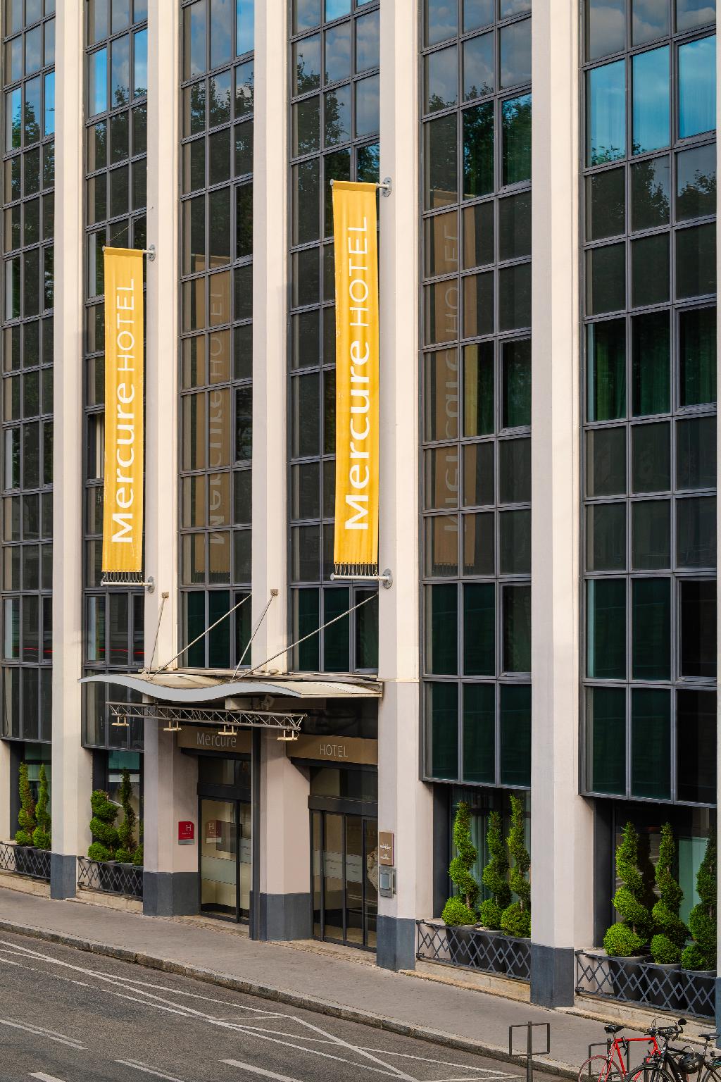 Ngoại cảnh khách sạn