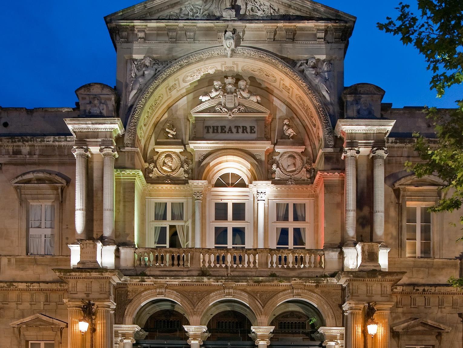 Ngoại cảnh khách sạn