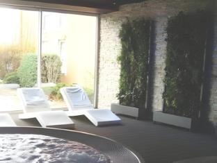 Khu vực xung quanh