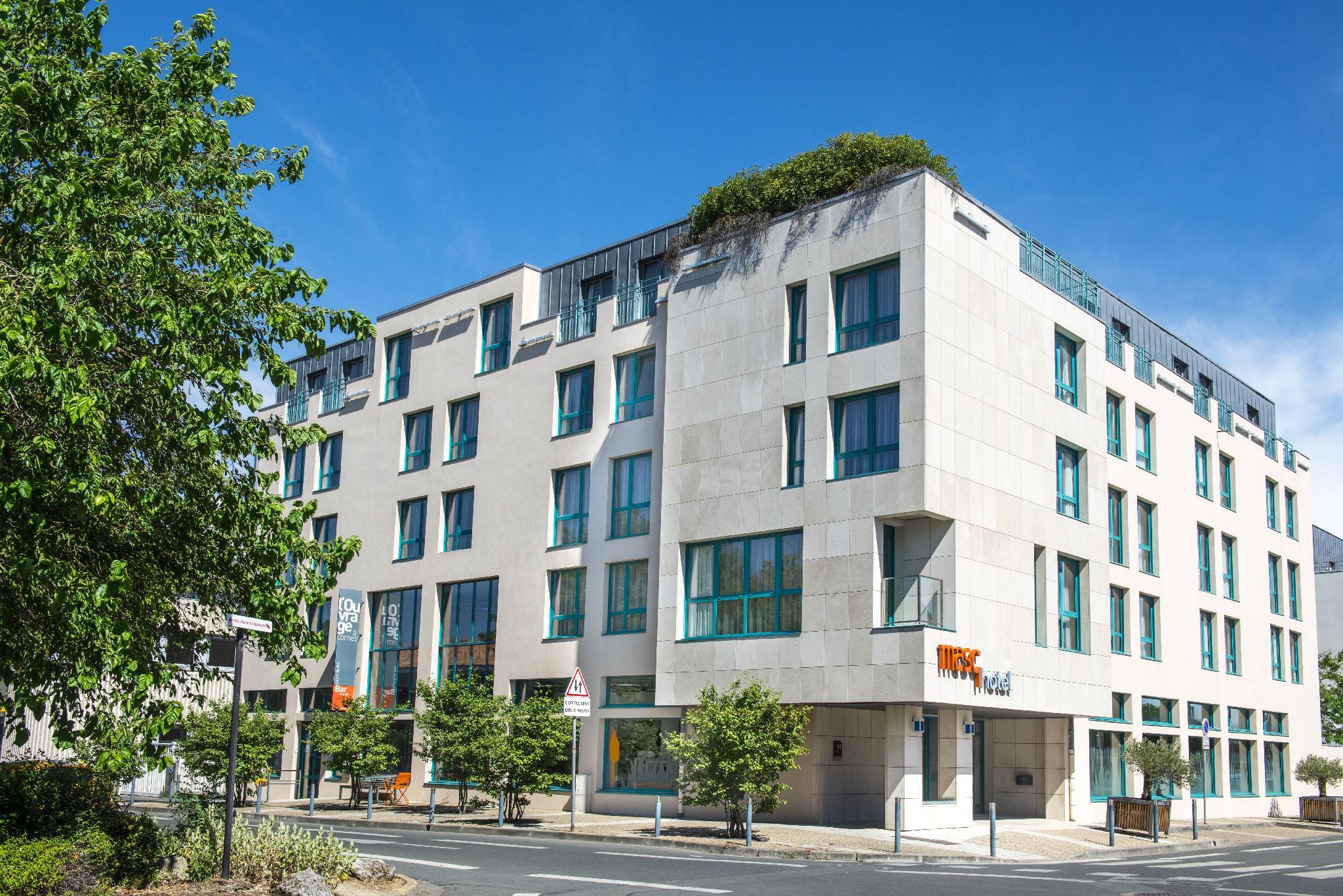 Khu vực xung quanh