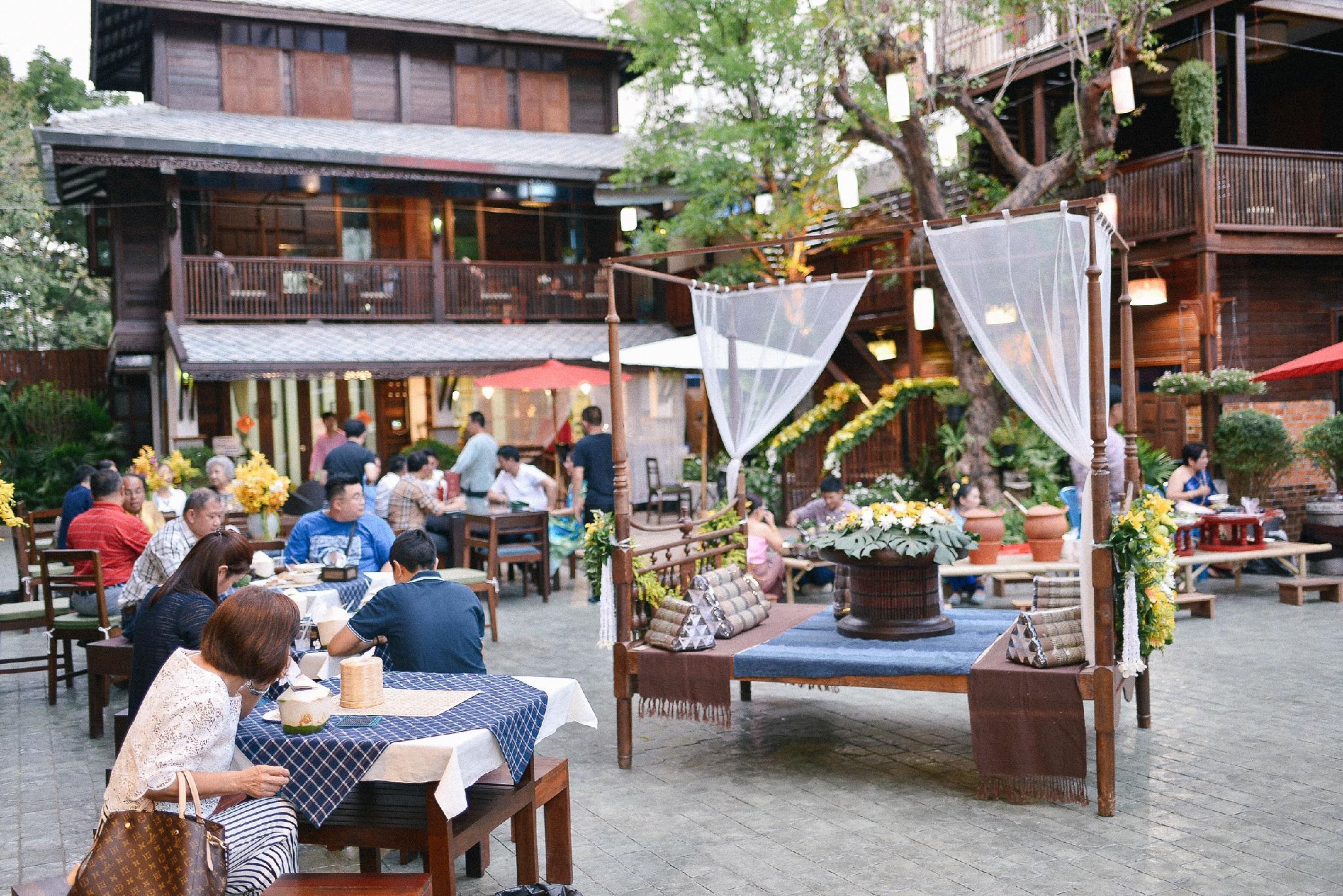 Ngoại cảnh khách sạn