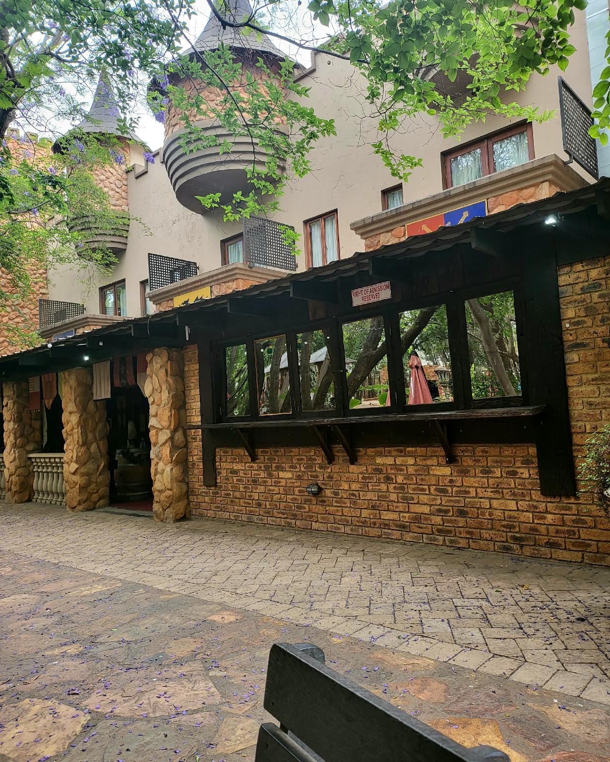 Ngoại cảnh khách sạn