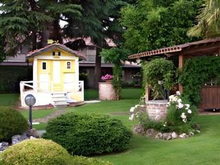 Ngoại cảnh khách sạn