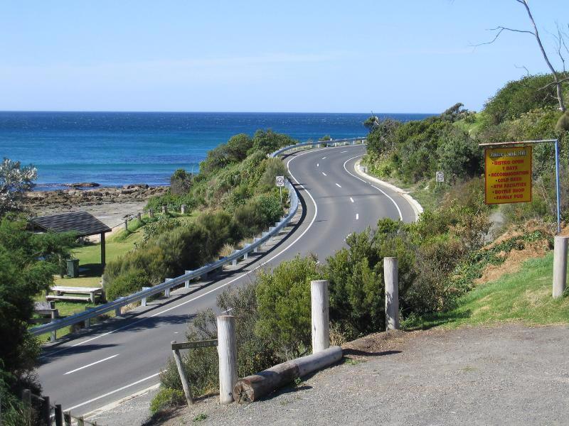 Khu vực xung quanh