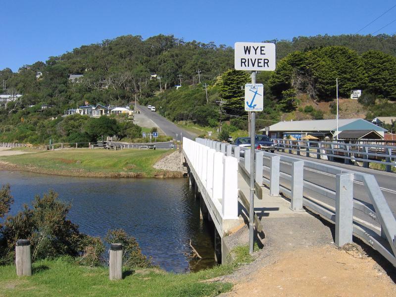 Khu vực xung quanh