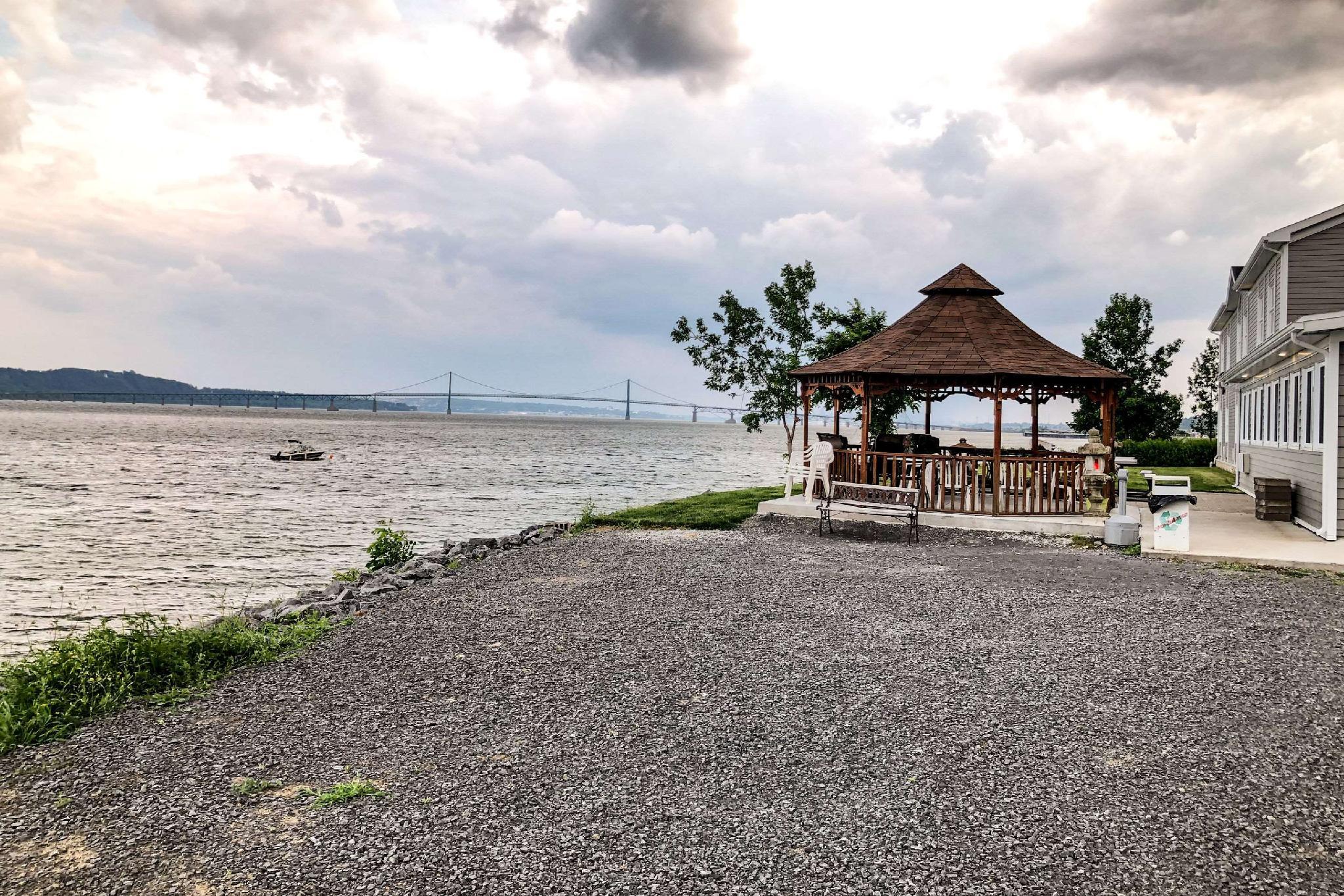 Ngoại cảnh khách sạn