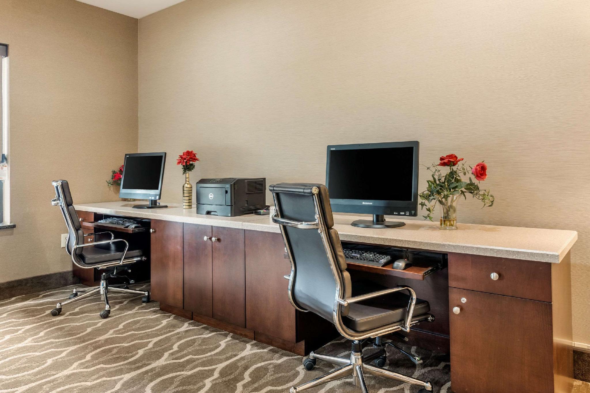 Trung tâm hội nghị