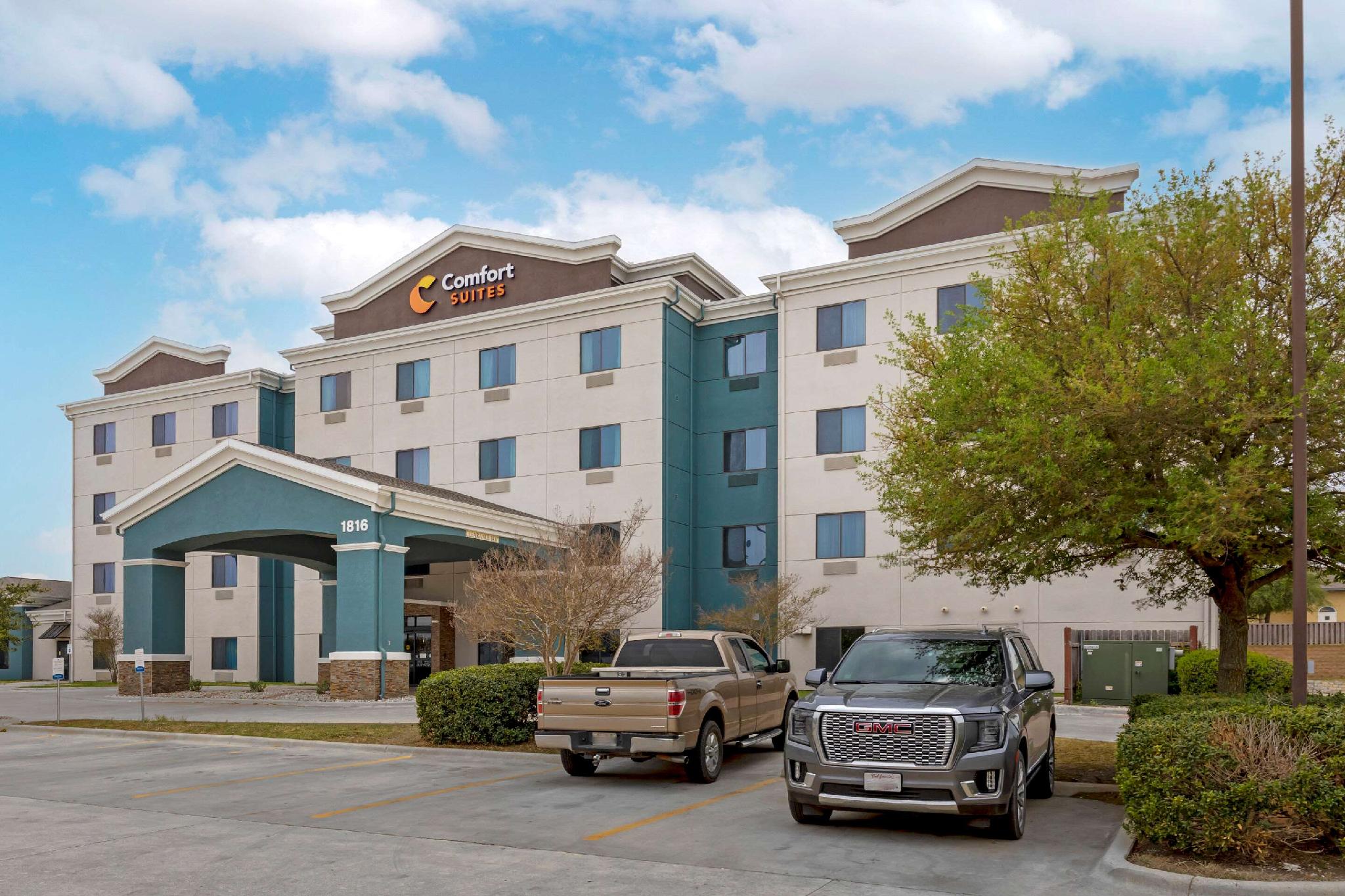 Ngoại cảnh khách sạn