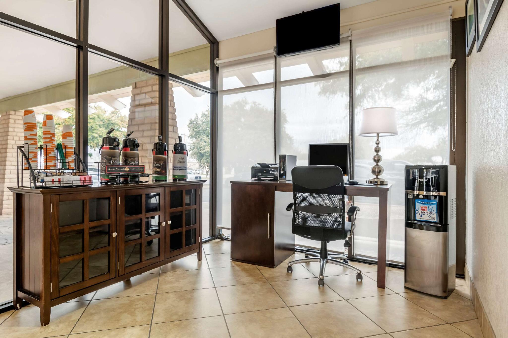 Trung tâm hội nghị