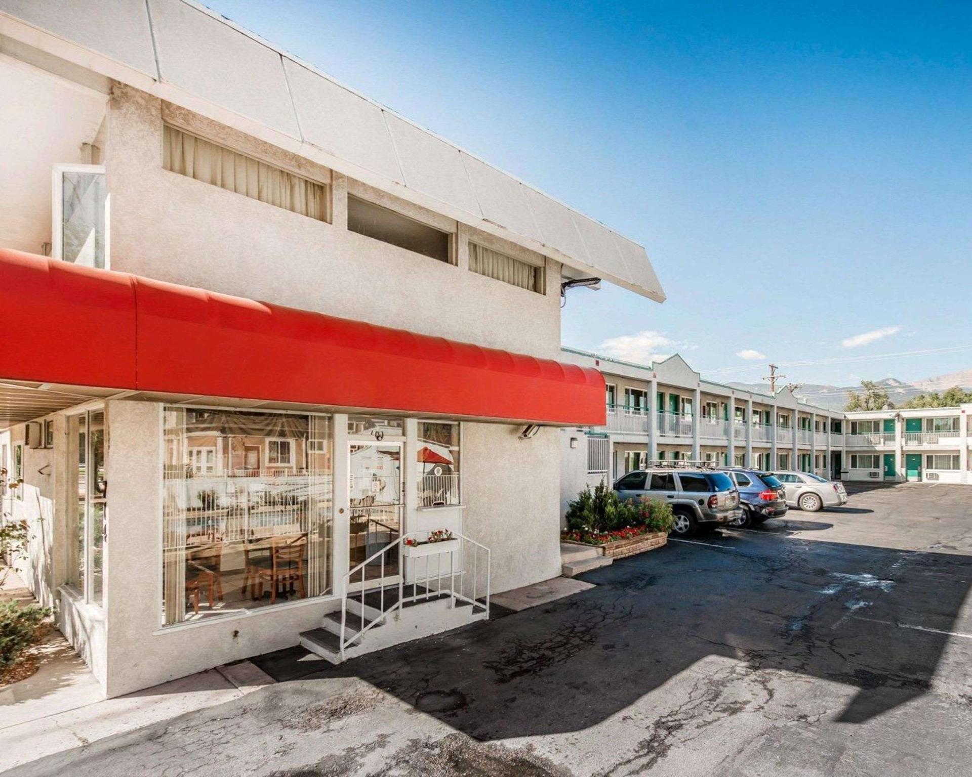 Ngoại cảnh khách sạn