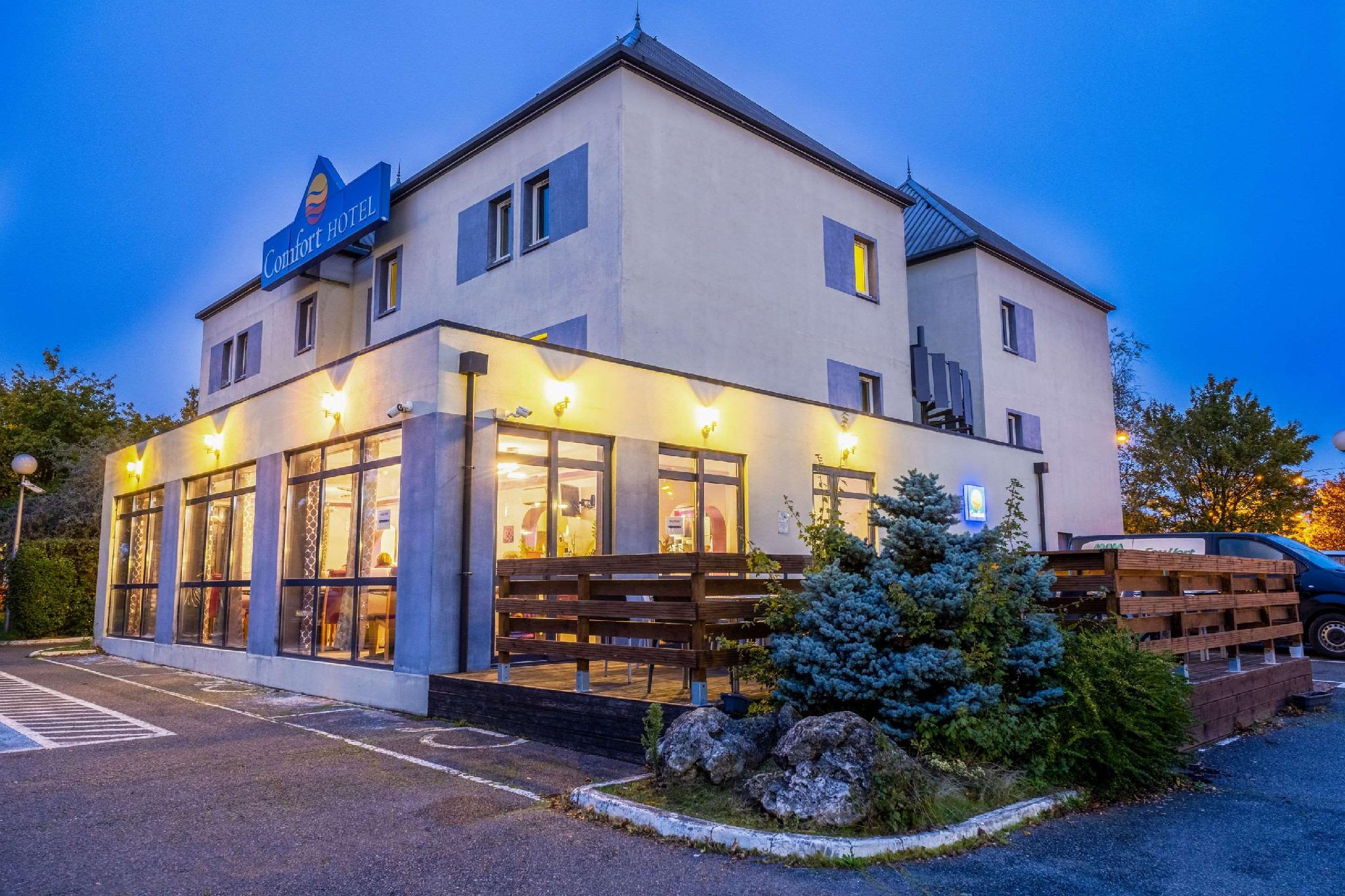 Ngoại cảnh khách sạn