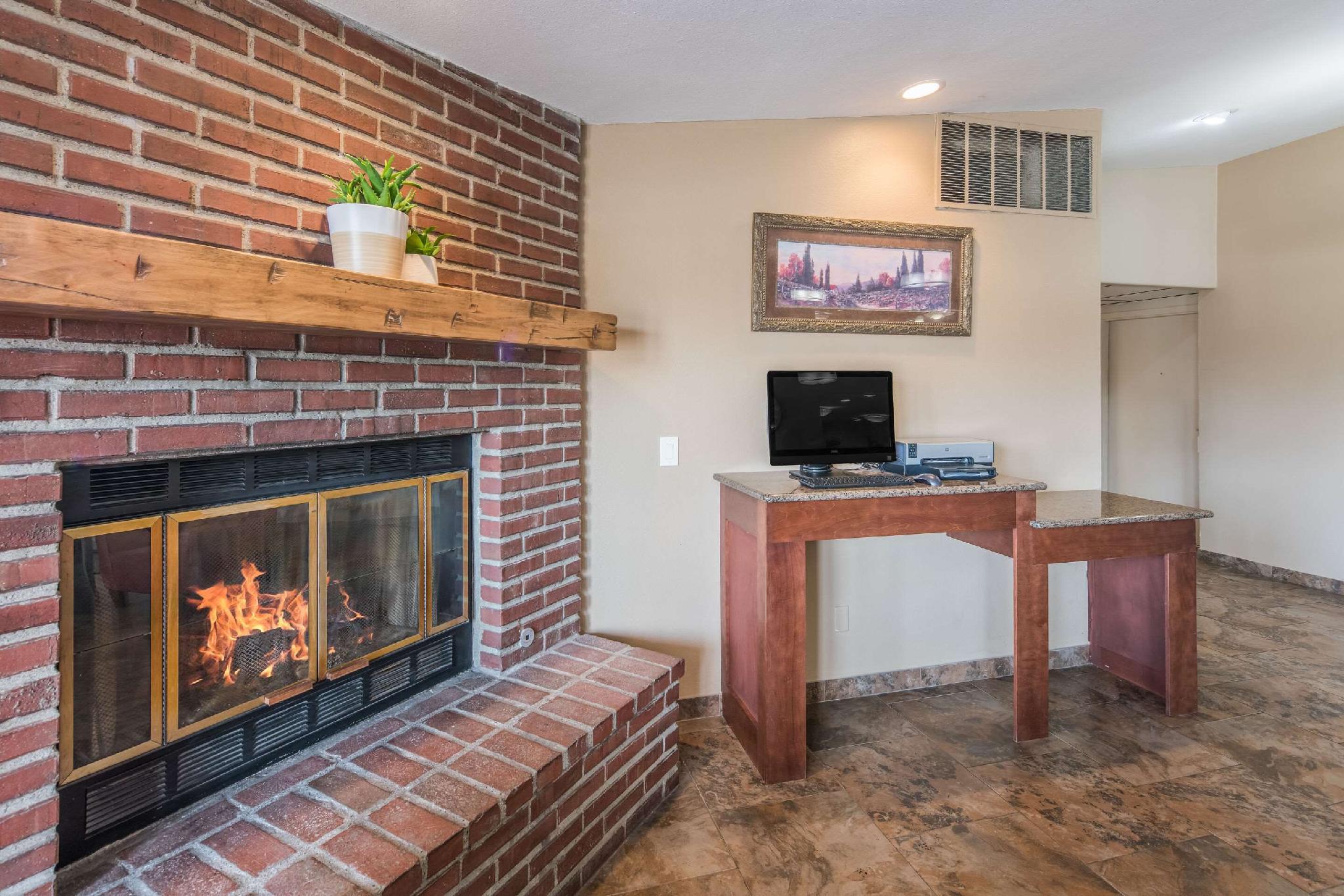 Trung tâm hội nghị