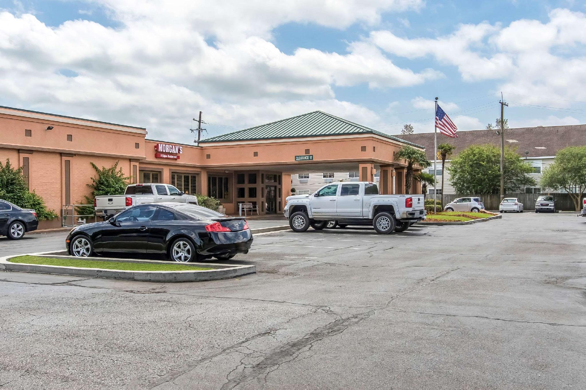 Ngoại cảnh khách sạn