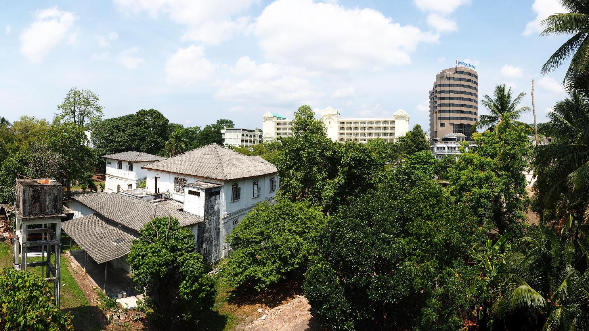 Khu vực xung quanh