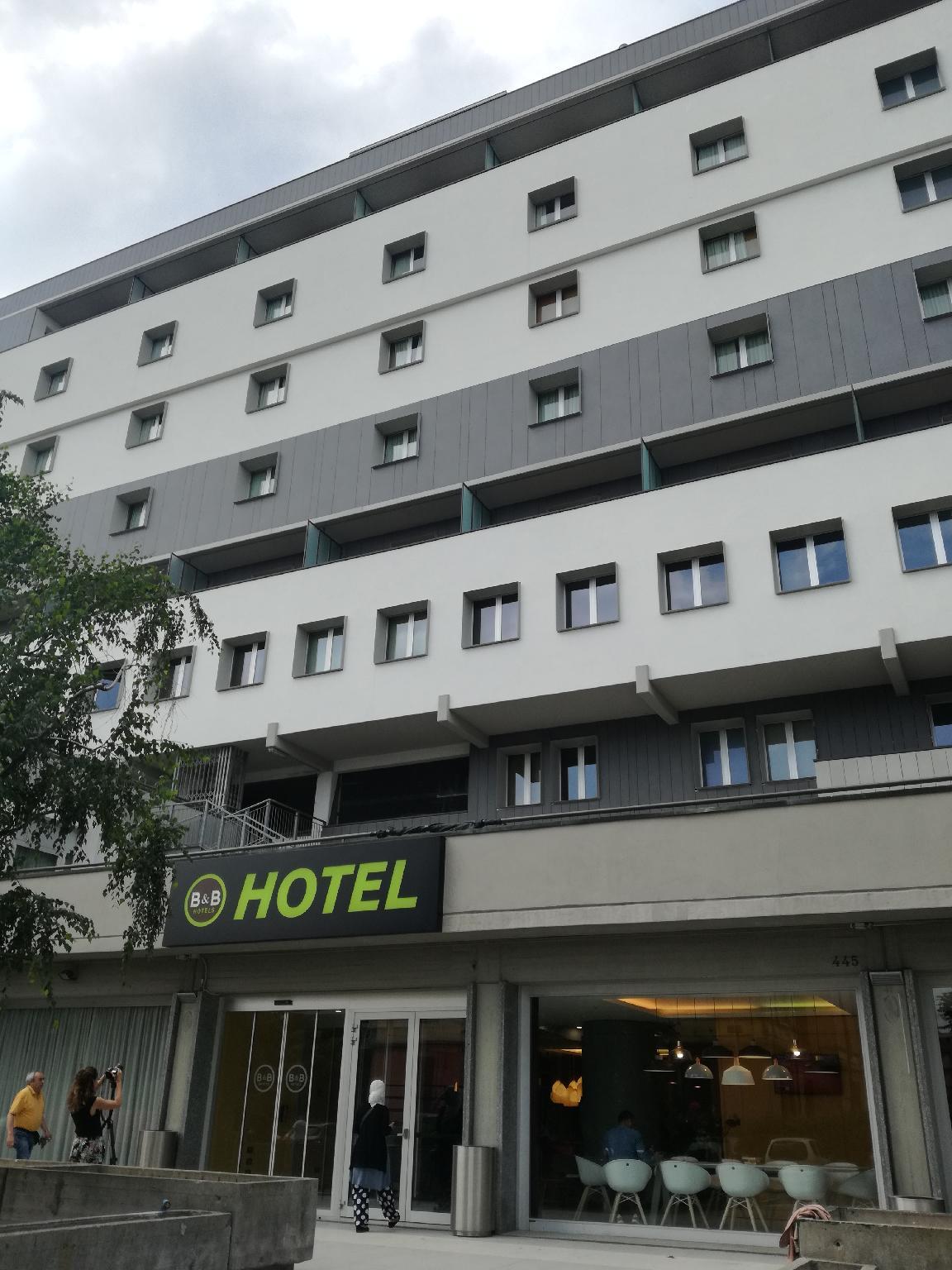 Ngoại cảnh khách sạn