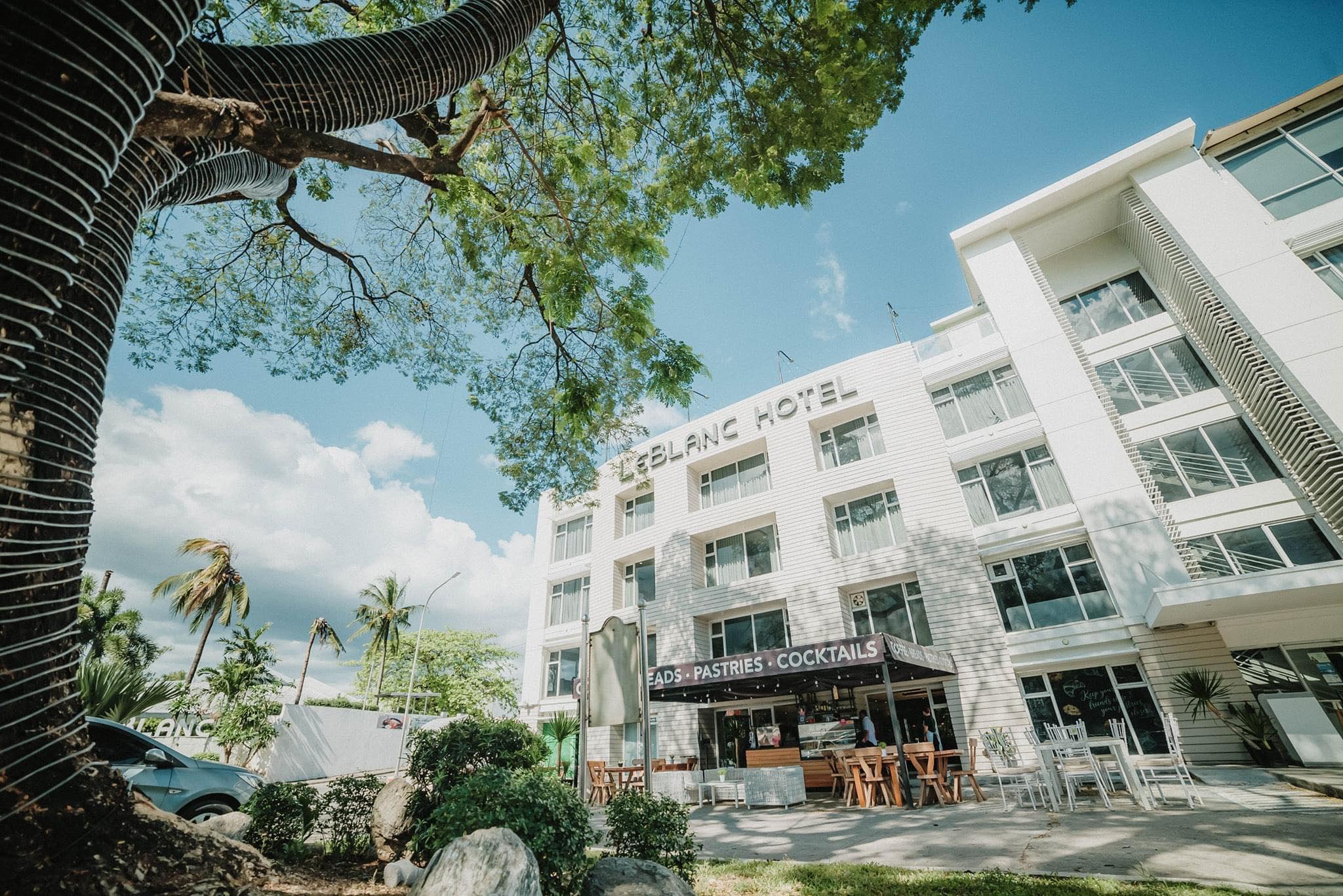 Ngoại cảnh khách sạn