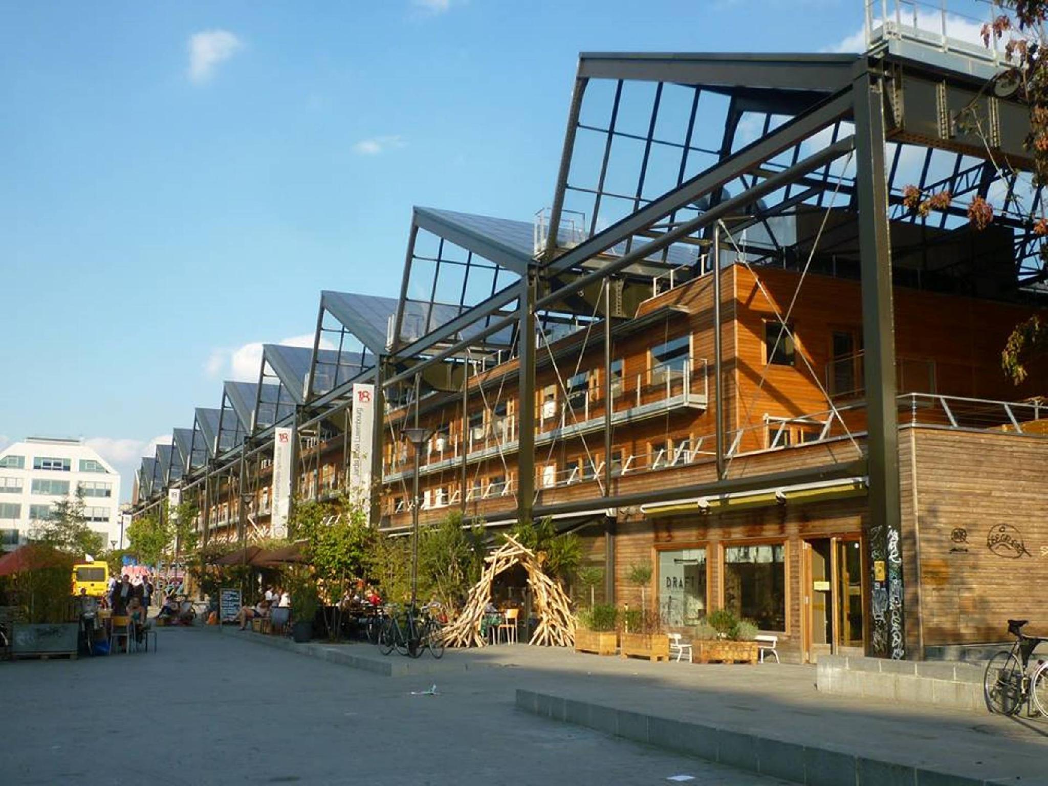 Khu vực xung quanh