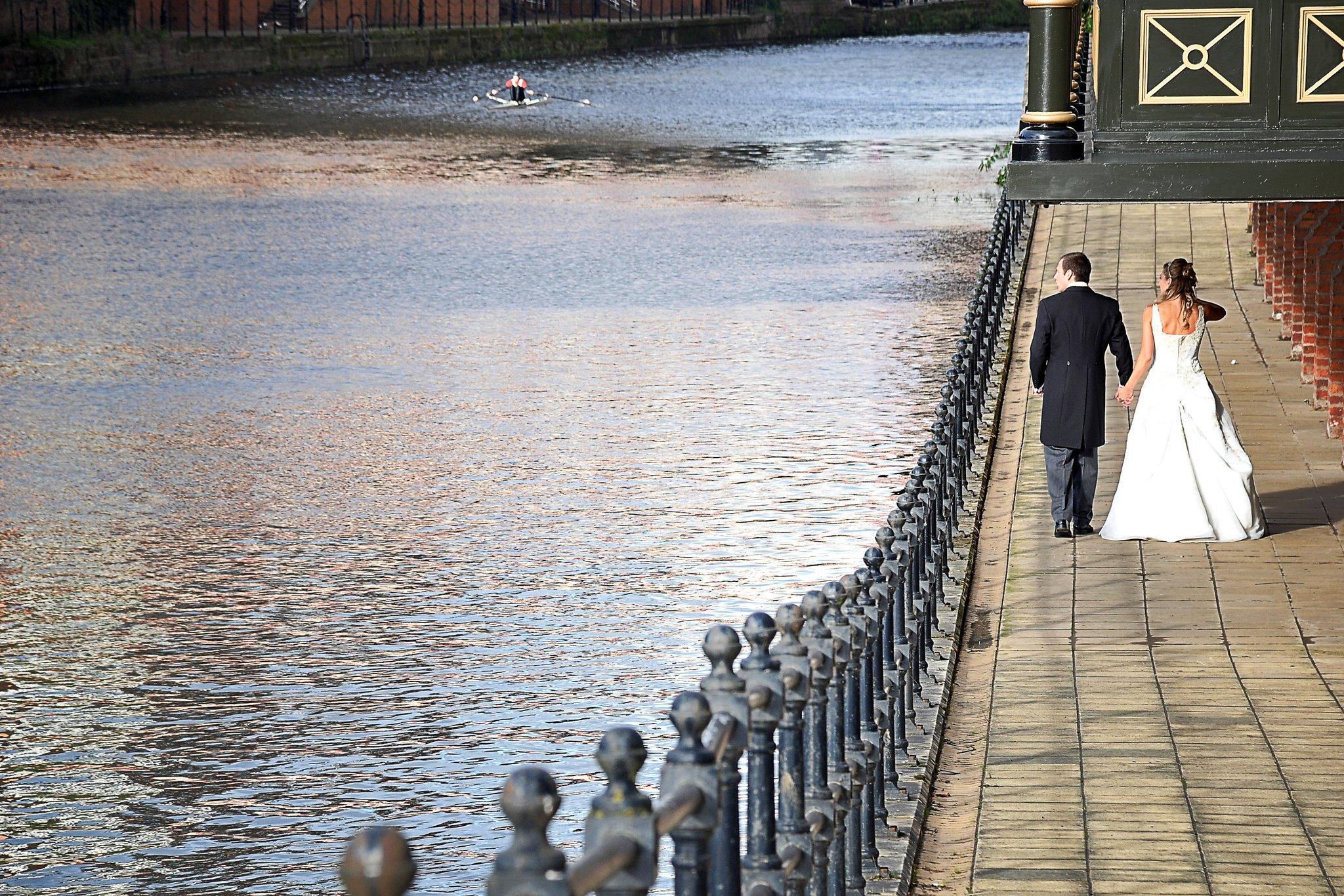 Khu vực xung quanh