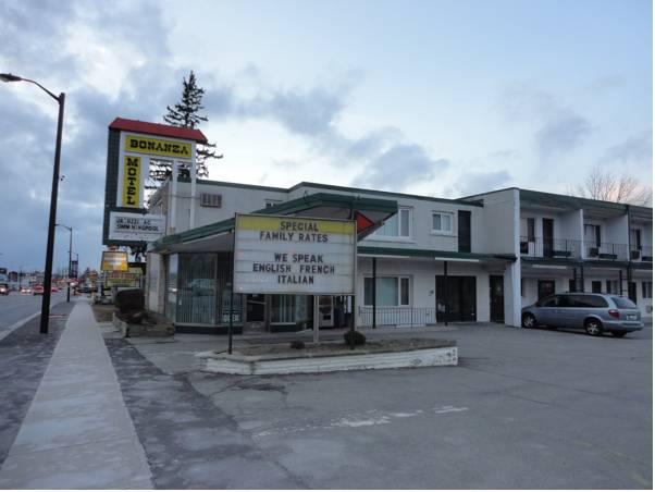 Ngoại cảnh khách sạn