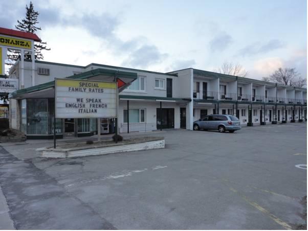 Ngoại cảnh khách sạn