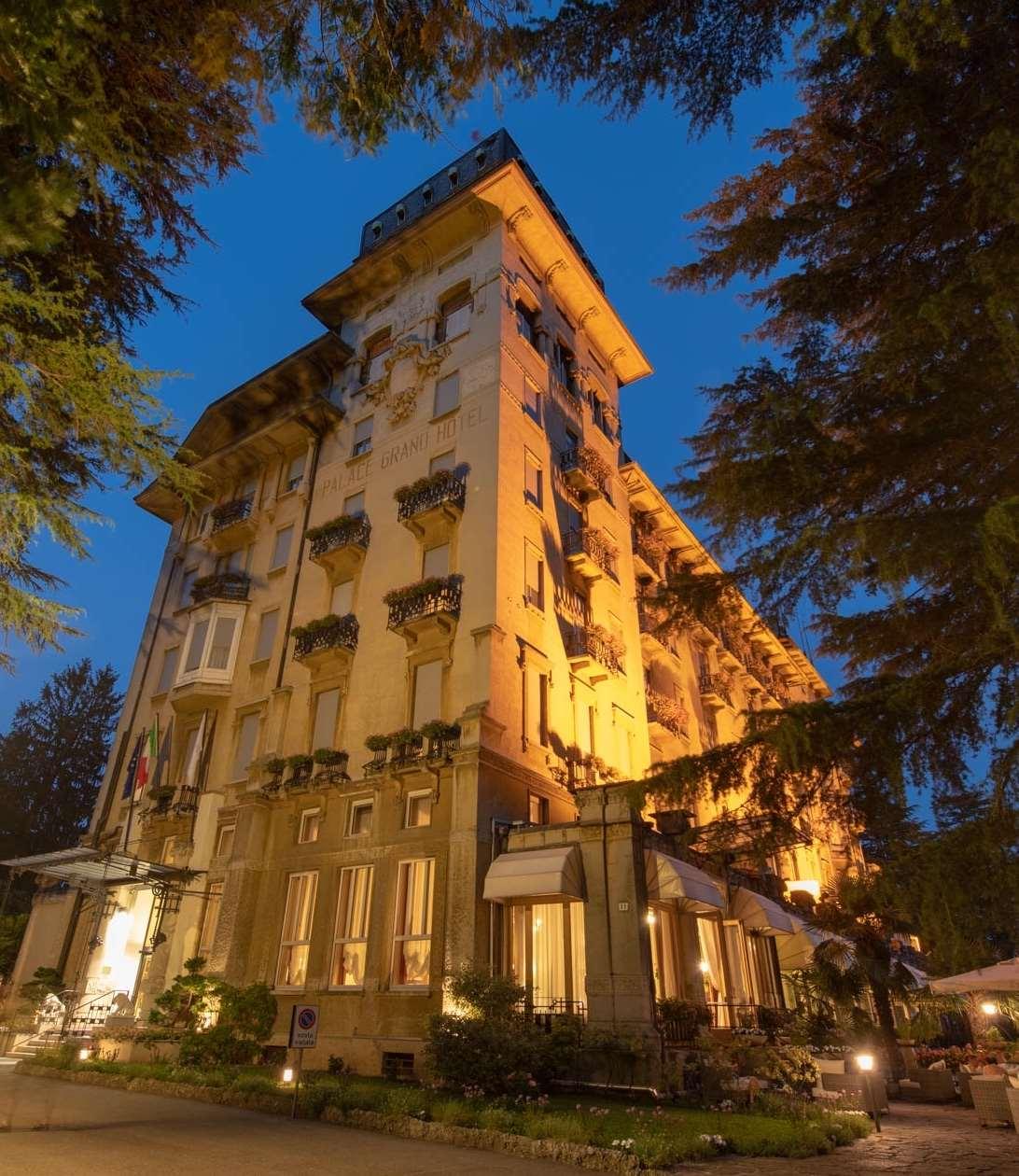 Ngoại cảnh khách sạn