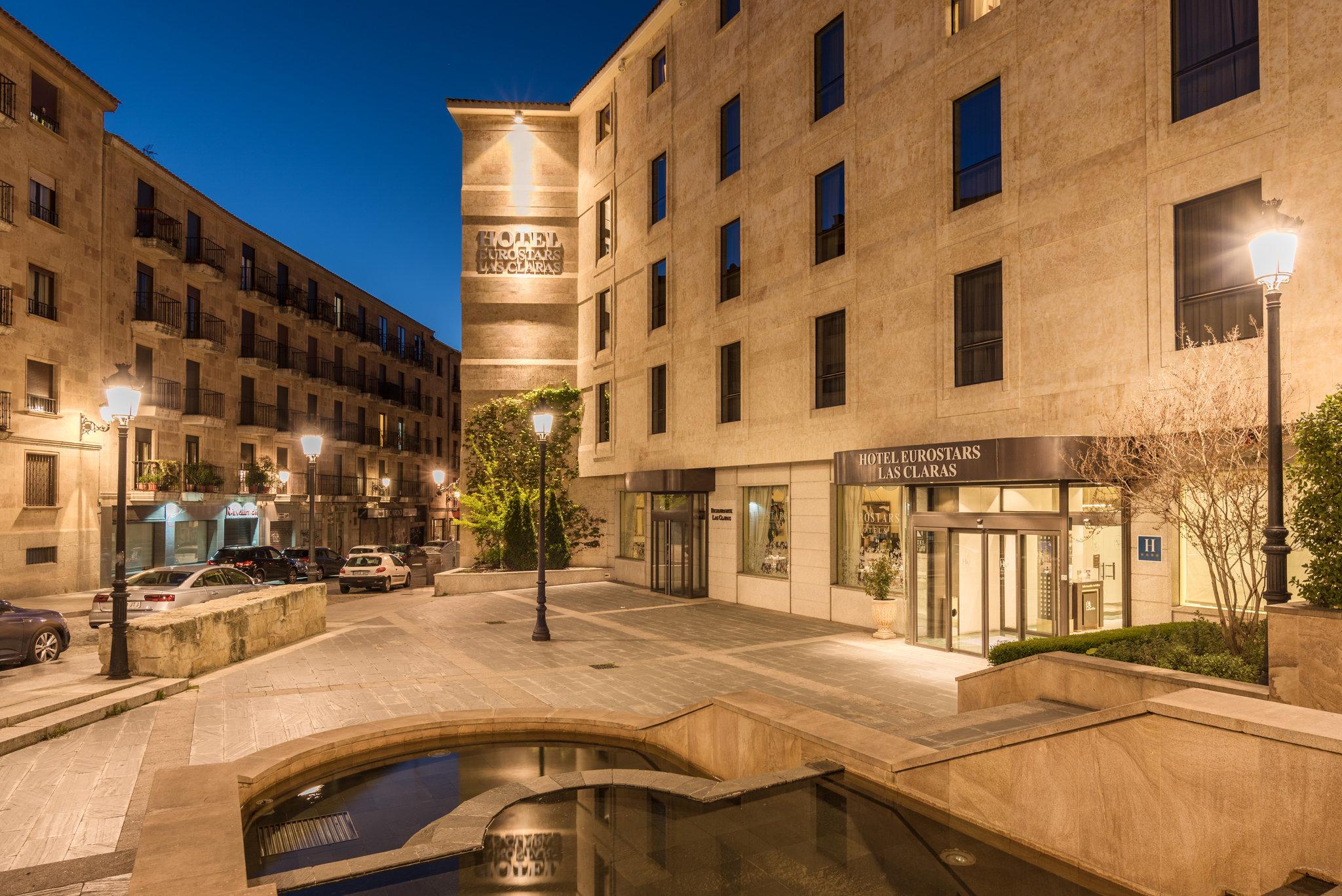 Ngoại cảnh khách sạn