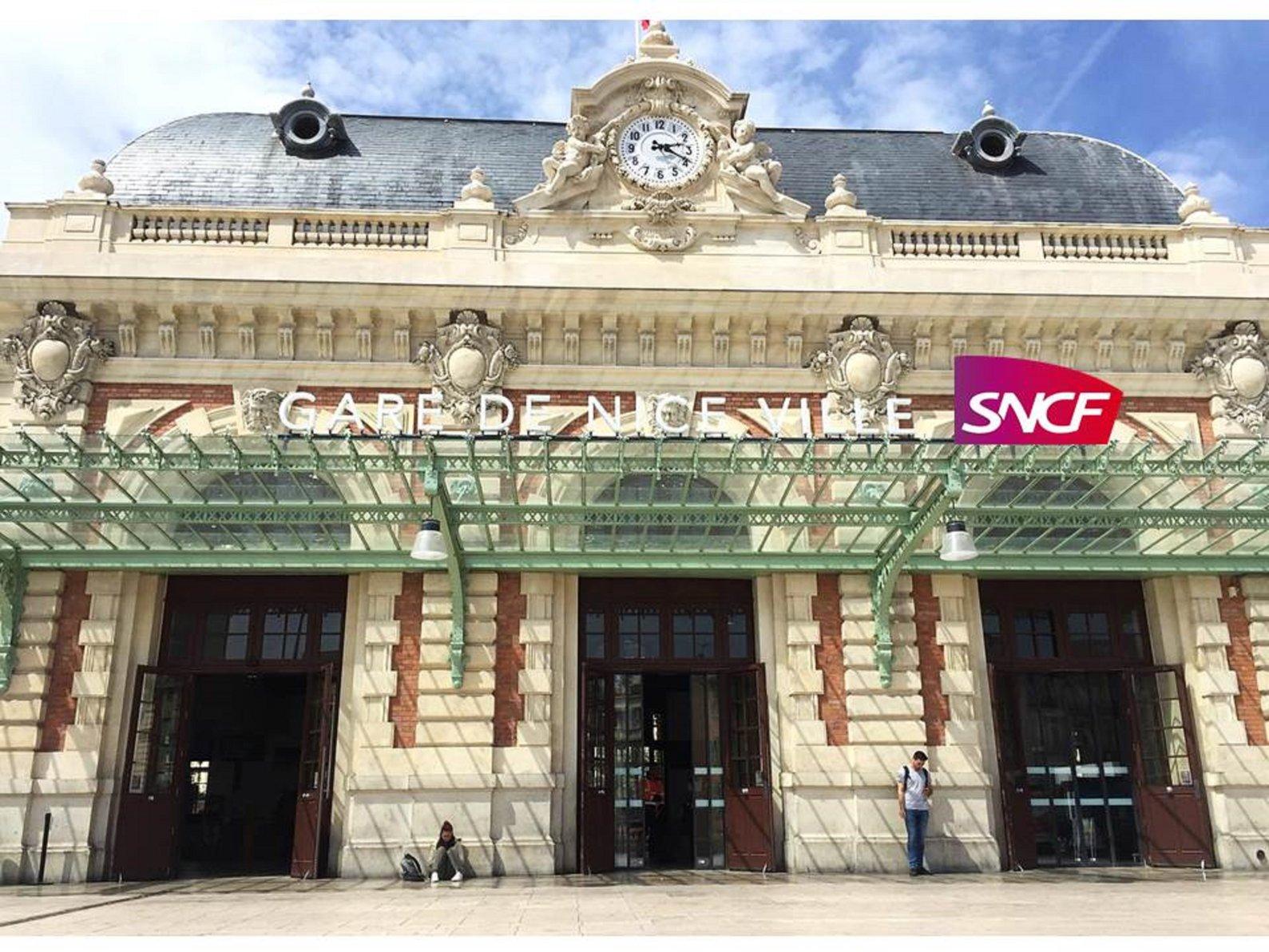 Nơi tham quan gần đây