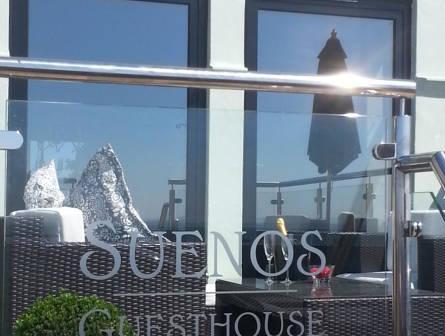 Ngoại cảnh khách sạn