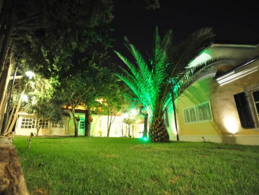 Ngoại cảnh khách sạn