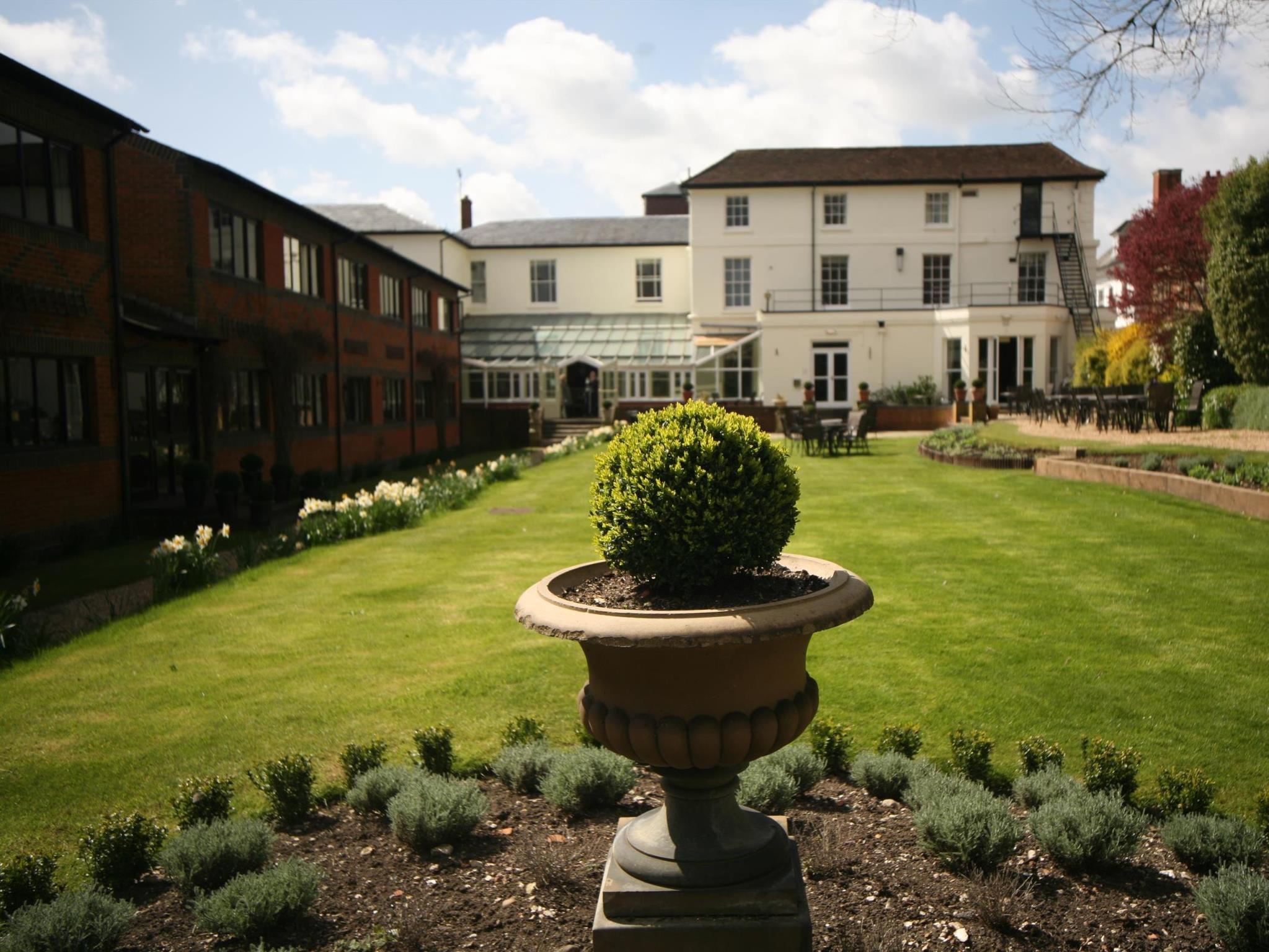 Ngoại cảnh khách sạn