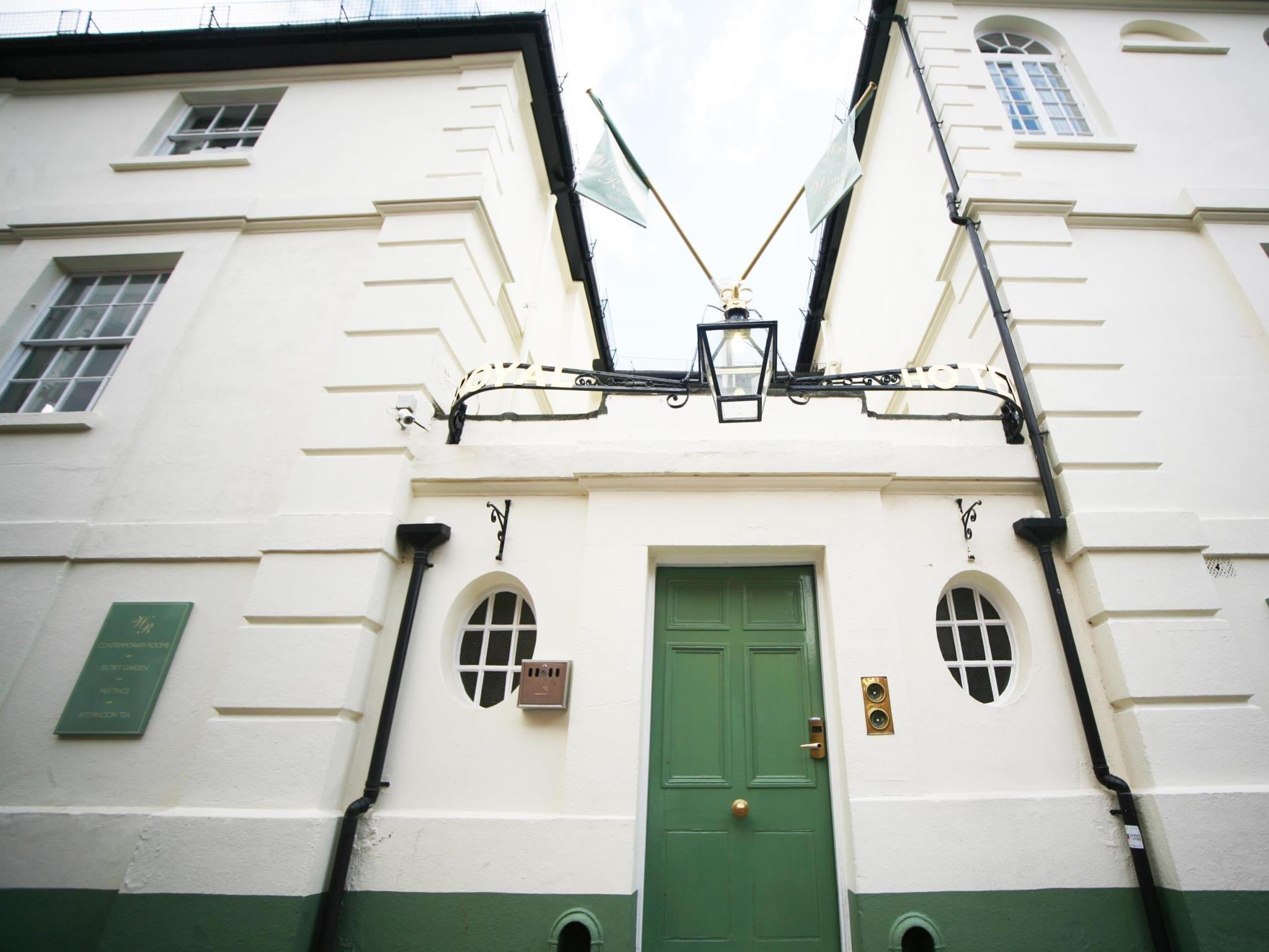 Ngoại cảnh khách sạn