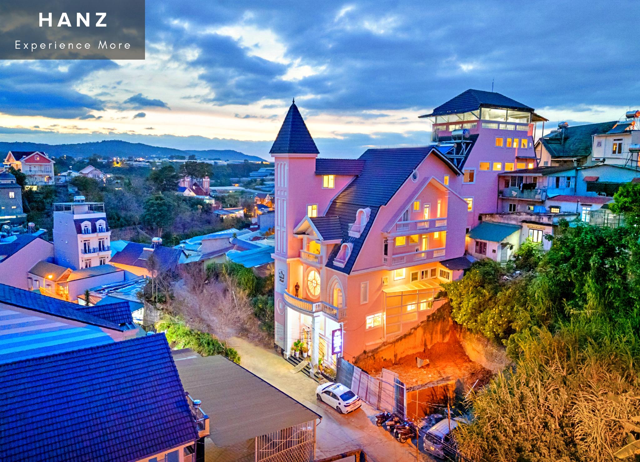 Khu vực xung quanh