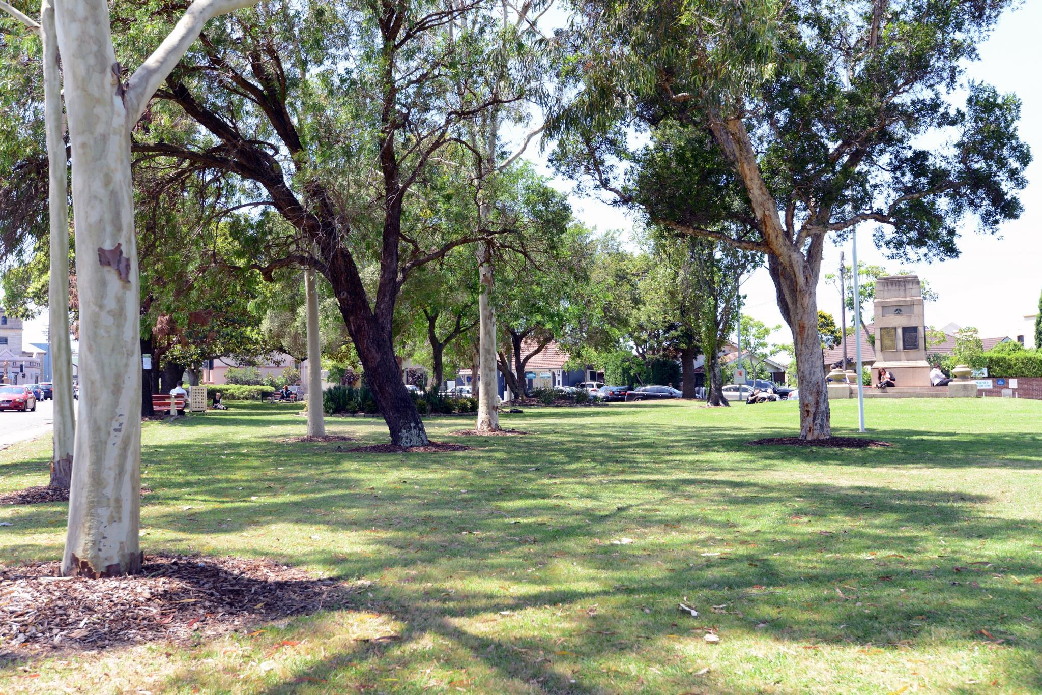 Nơi tham quan gần đây