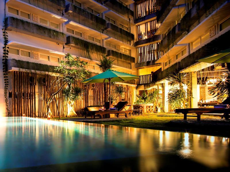 Khu vực xung quanh