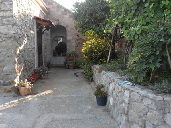 Khu vực xung quanh