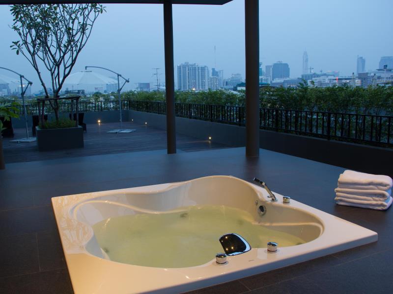 Bồn tắm nước nóng