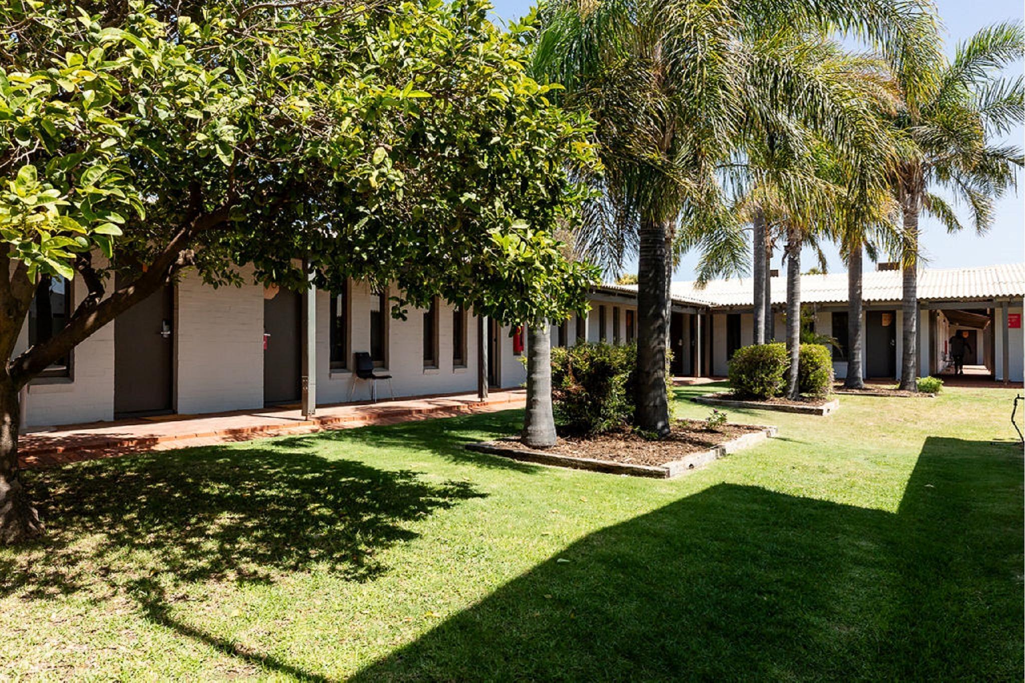 Khu vực xung quanh