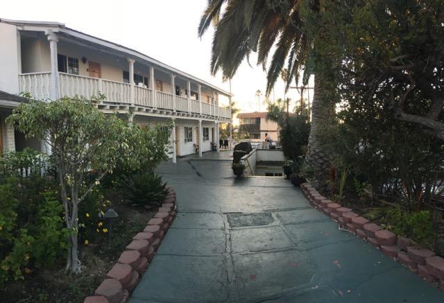 Ngoại cảnh khách sạn