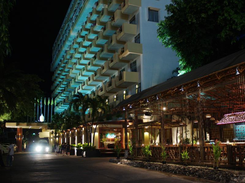 Ngoại cảnh khách sạn